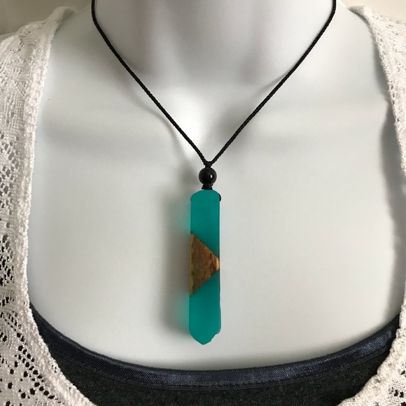 $ DROP Natural Wood & AQUA Resin Pendant Necklace - Picture 1 of 5
